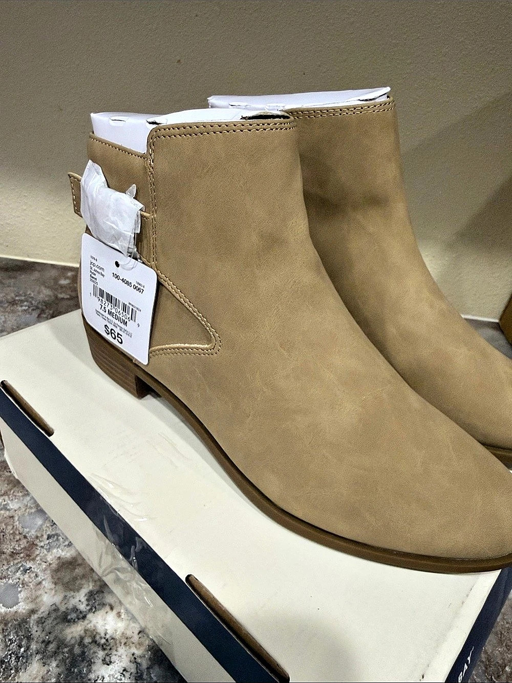 St John’s Bay Ankle Boots in Brown US 7.5 NWT